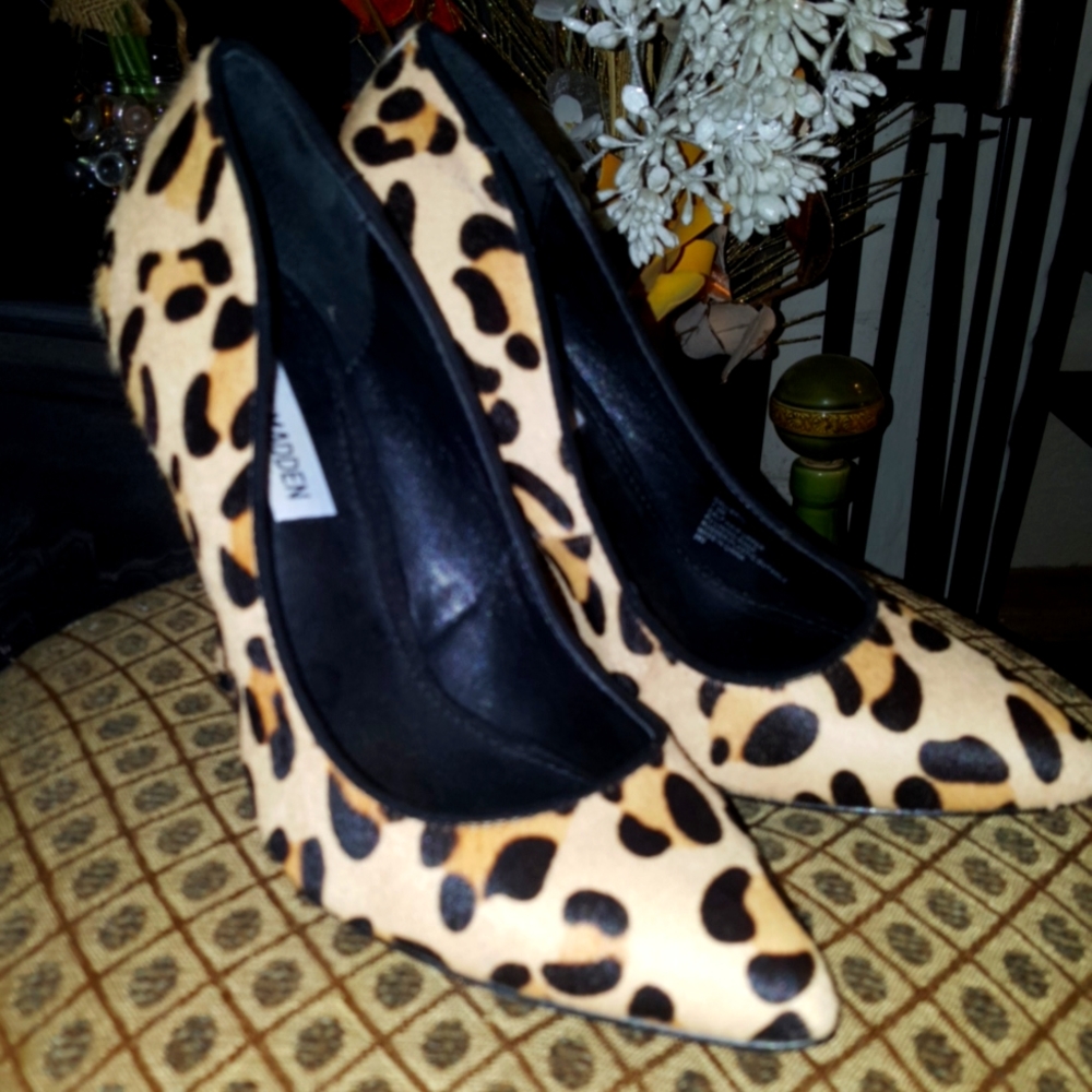 Steve Madden Leopard stilettos